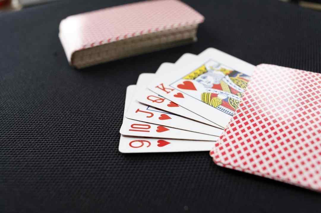 Mỗi lá bài đều mang một giá trị riêng trong blackjack